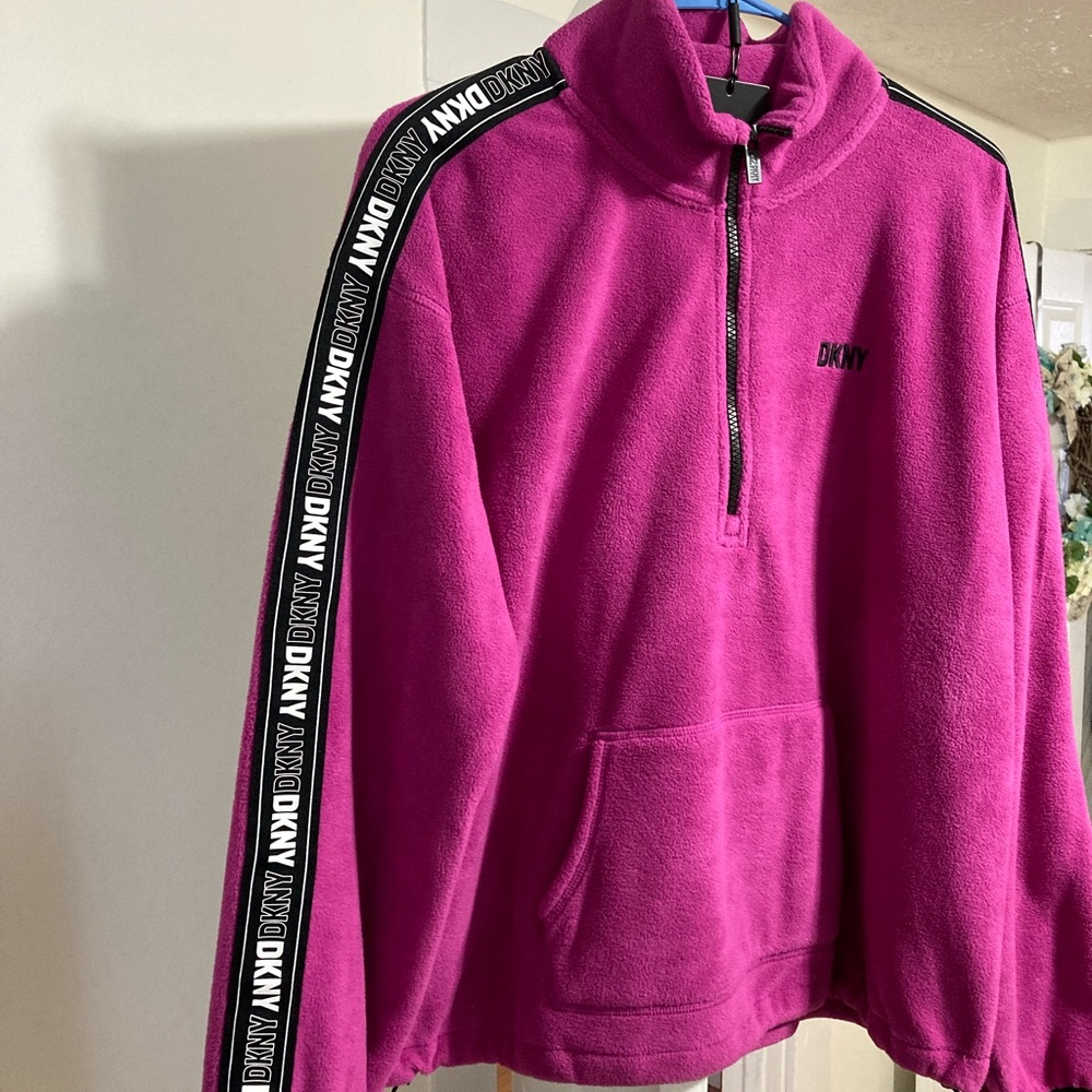 NWTS DKNY Pullover Fleece